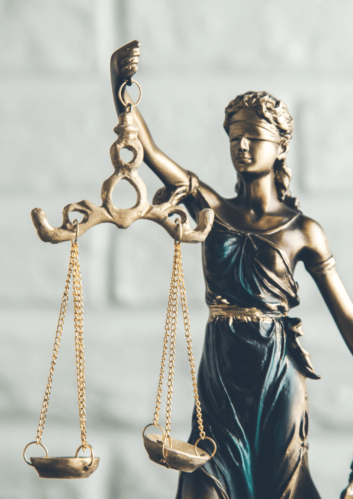 Statuette en bronze de Thémis, déesse de la justice